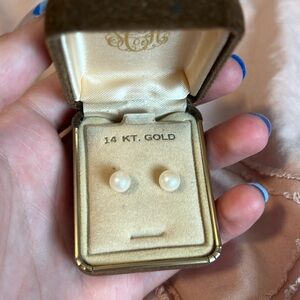 14 KT gold pearl earrings